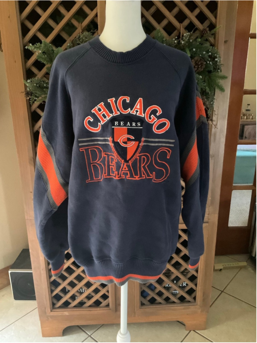 Vintage 1990s Rare Chicago Bears Embroidered Made in the USA crewneck medium